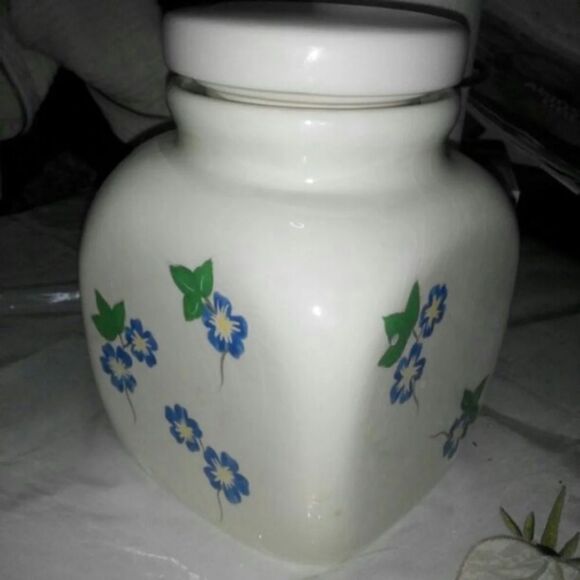 Bigelow Ceramic cookie jar tea kitchen coffee jar storage - Picture 2 of 5